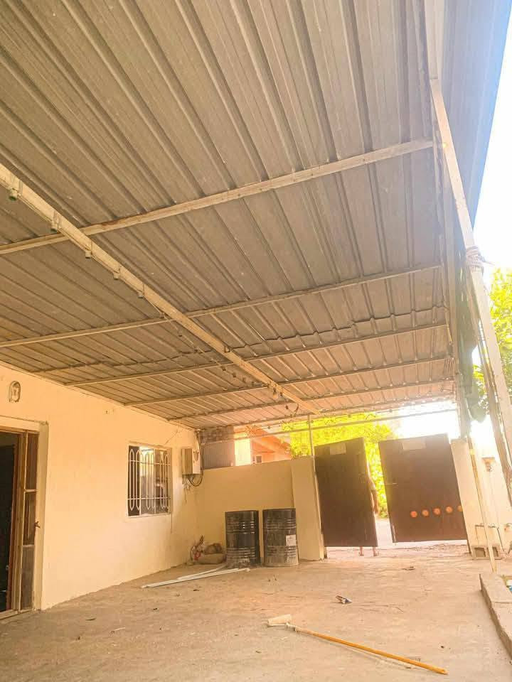 ‏بيت للبيع المساحة (  180متر )  طابو زراعي
‏طابق واحد يحتوي على غرفتان نوم وغرفة استقبال ومطبخ وصحيات وكراج كبير . جاهز للسكن او استثماره للايجار .
‏الموقع  / بهرز - الشارع المقابل لدائرة ناحية بهرز 
‏ ( قرب الكاع الجبيرة  - وقرب المثلث ) البيت ركن على الشارع الرئيسي  تبليط ومجاري وخدمات كاملة  
‏للاستفسار : ‏‪***********‬‏
