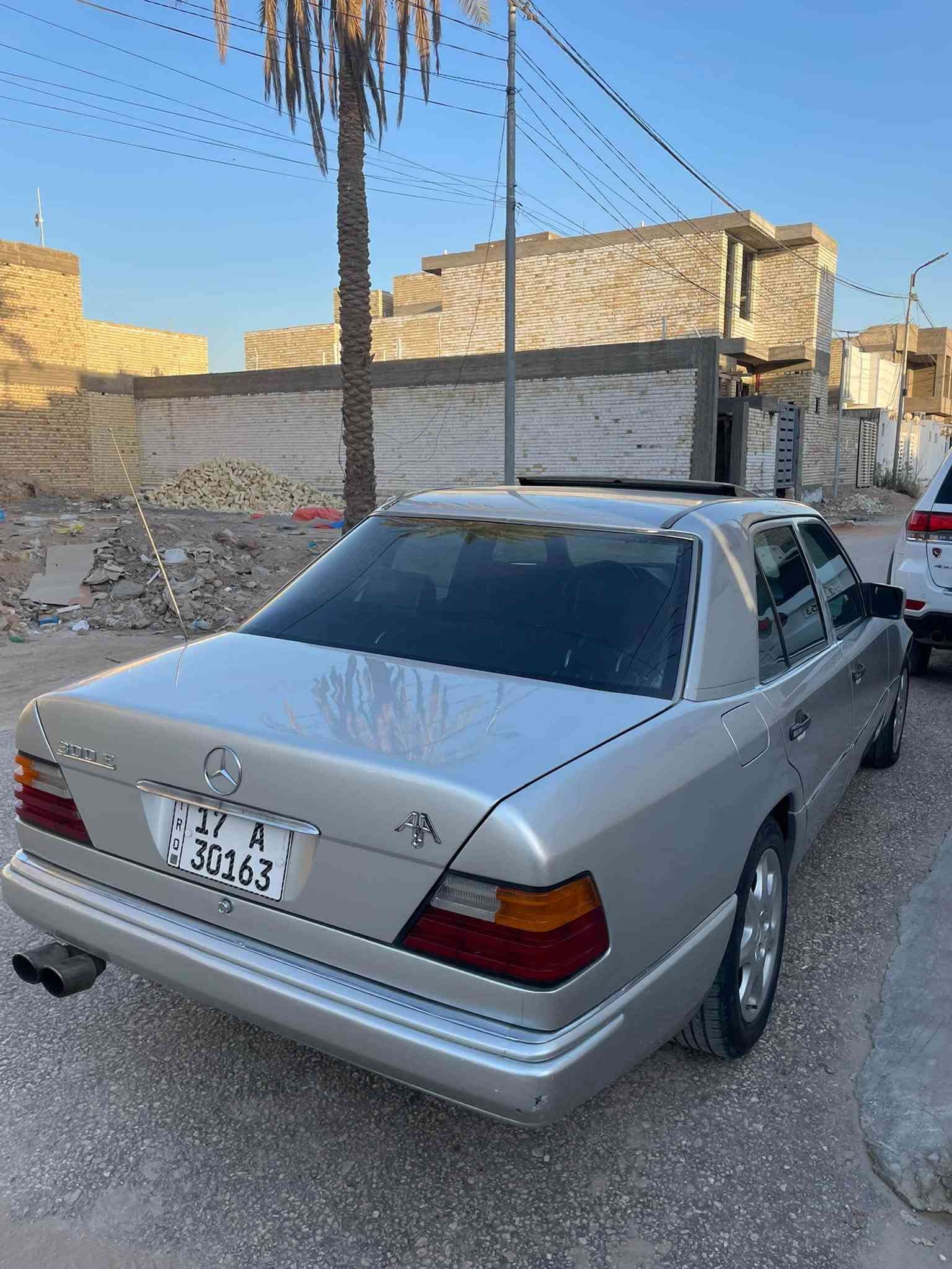 مارسدس دب 1990محرك عنكبوت 300
تبريد شغال 
كهربائيات
تخم تاير
لايت زنون
رقم دولي باسمي
السعر (55)
***********

