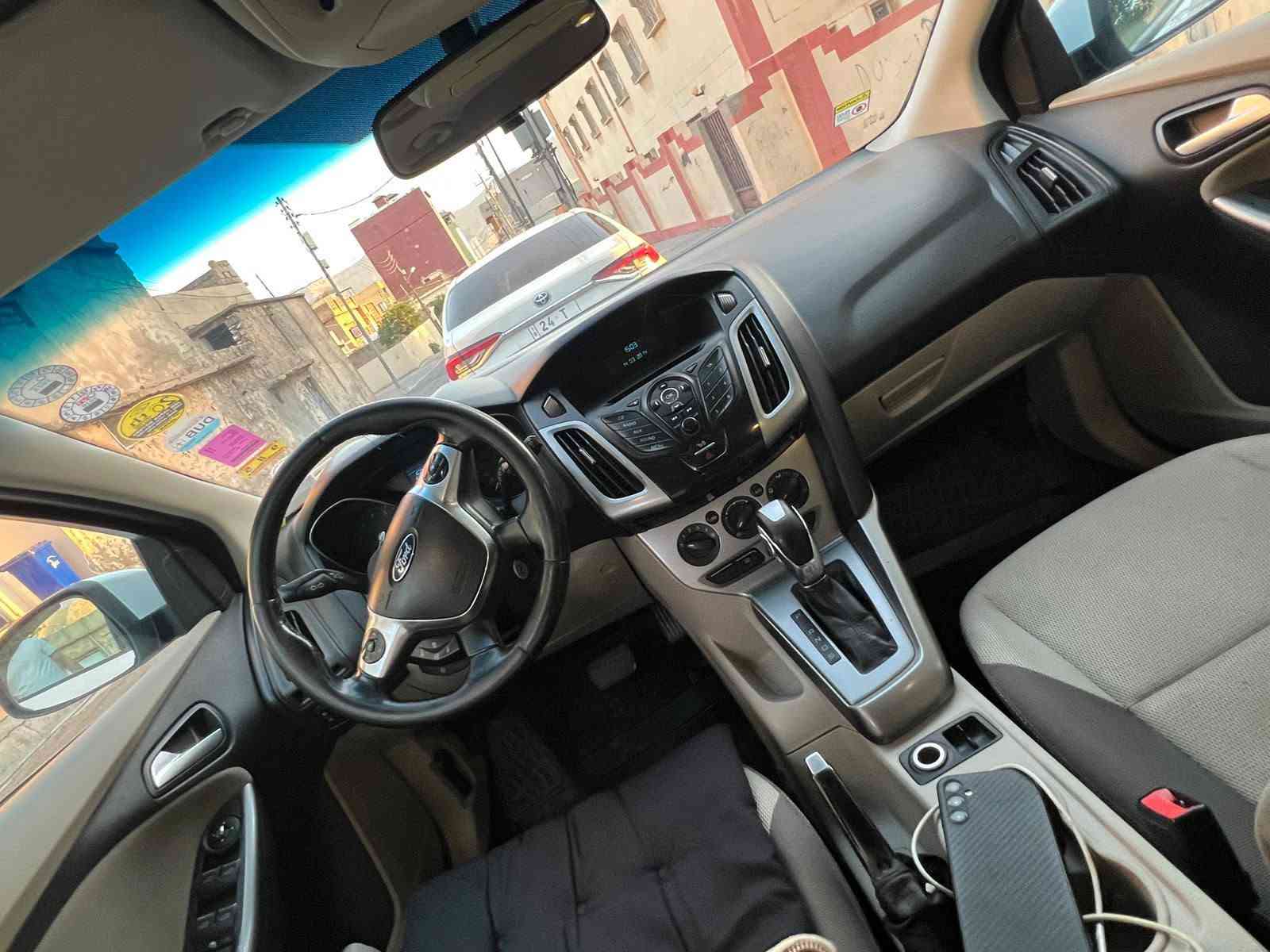 فورت فوكس موديل ٢٠١٤ بدون دعم وصبغ سعر ٩٠$ وبي مجال ***********
