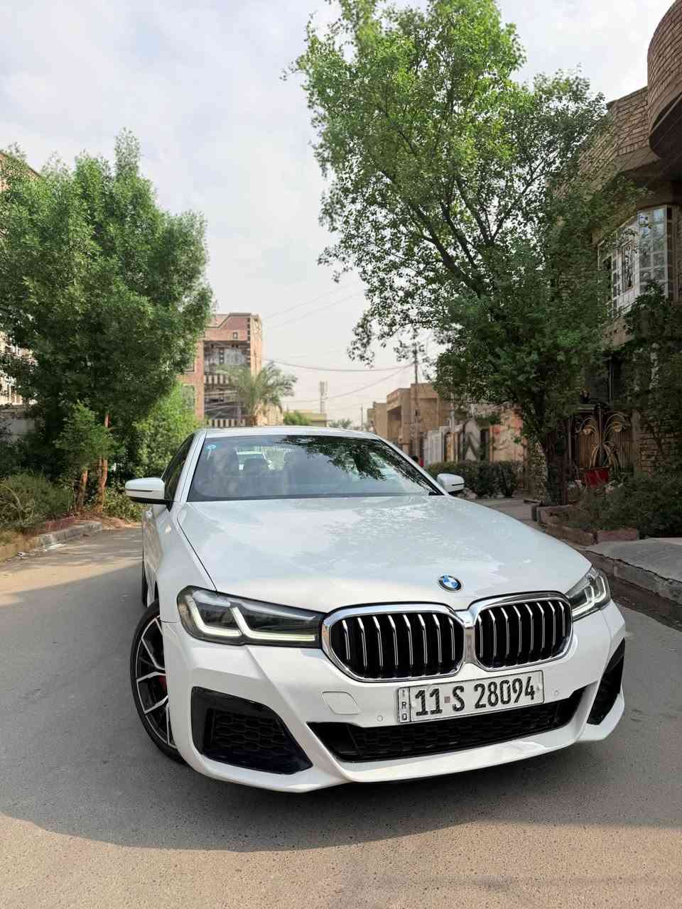 بي ام 530i • ماشيه ١٢٠الف • رقم بغداد