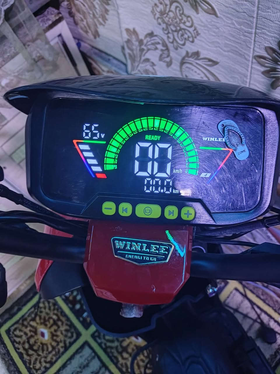 سلا عليكم دراجه لبيع لون حمر لبطاريات 32دراجه وياهه وصل مال وكيل ول سعر475وبيه شي بصيط لتواصل خاص***********مكان بصره
