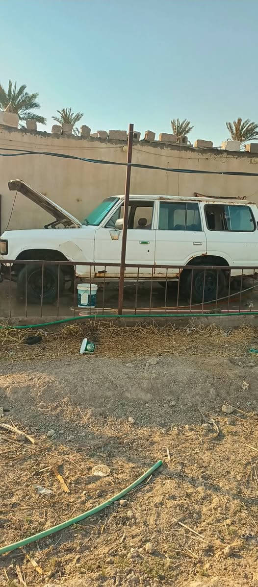 سلام عليكم لاندكروز للبيع محرك وكير ونجي ماندل راعيه ابيع هل موجود انت روح دور سياره شقاله وتمشي سعر مليون ونص،،، ***********،،، بصره ابو الخصيب

