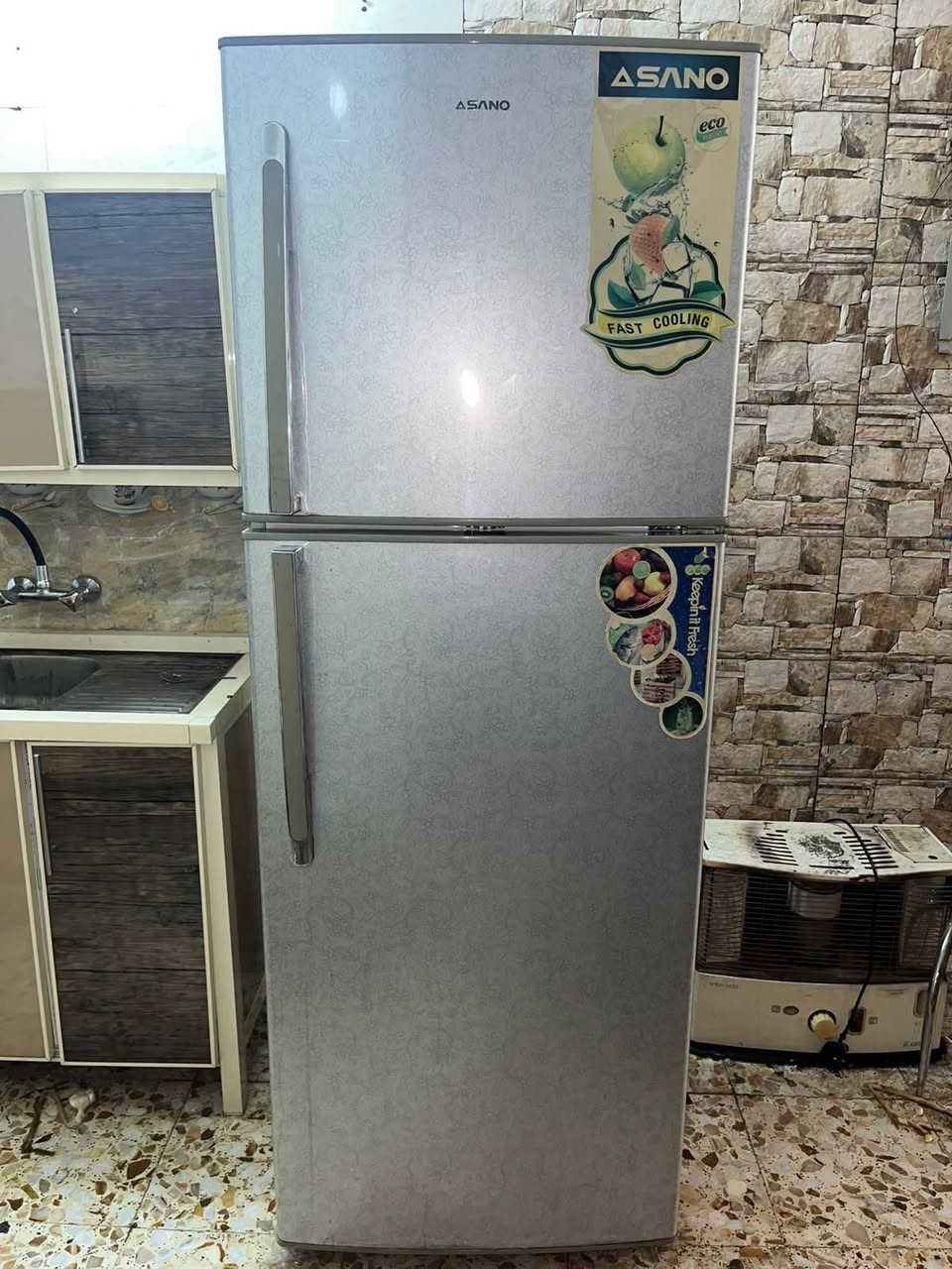 السلام عليكم 
ثلاجه كبيره نظيفه للبيع السعر 250 وبيها مجال
غساله اوتماتيك نظيفه جداً سامسونج 13 كيلو للبيع السعر 280 وبيها مجال 
مكاني بغداد الكاظميه 
للاستفسار الأتصال ***********

