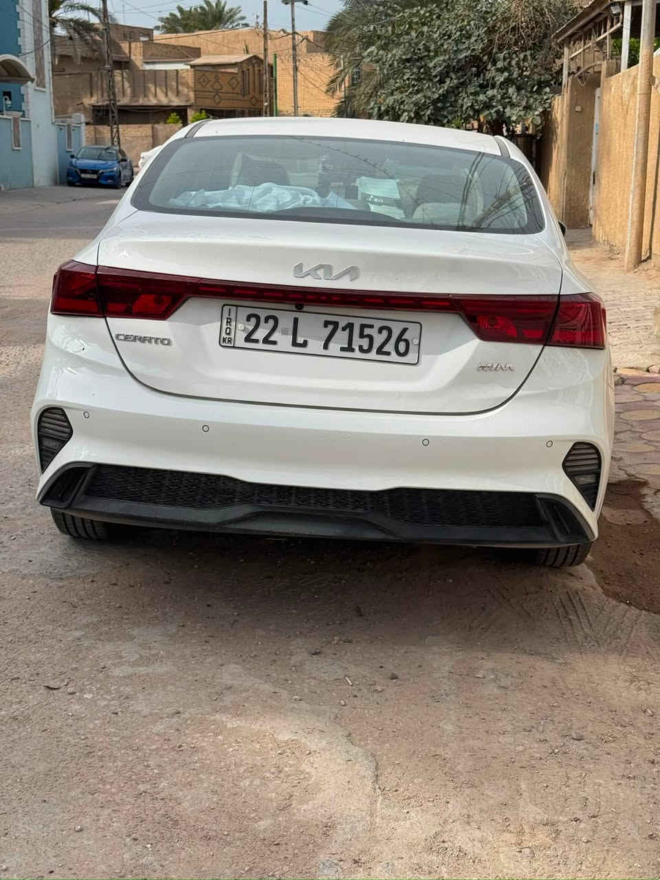 كيا سيراتو موديل 2023 السيارة خليجيه كفاله 
مكينه 2000 دوش تبريد قطعتين تحكم ستيرن جهتين شاشه وكامرة وحساس خلفي ولد نهاري ليلي مانع انزلاق ومثبت سرعه وحساس اطارات ماشيه 50 الف رقم اربيل 
السيارة جاهزة مناقصها شي 
ملاحظه سيارة بيها شخط بالباب موضح بالصورة والباقي كفاله 
السعر 160 وبيها مجال كلش بسيط للشراي 
 مكان السيارة نجف الاشرف 
***********

