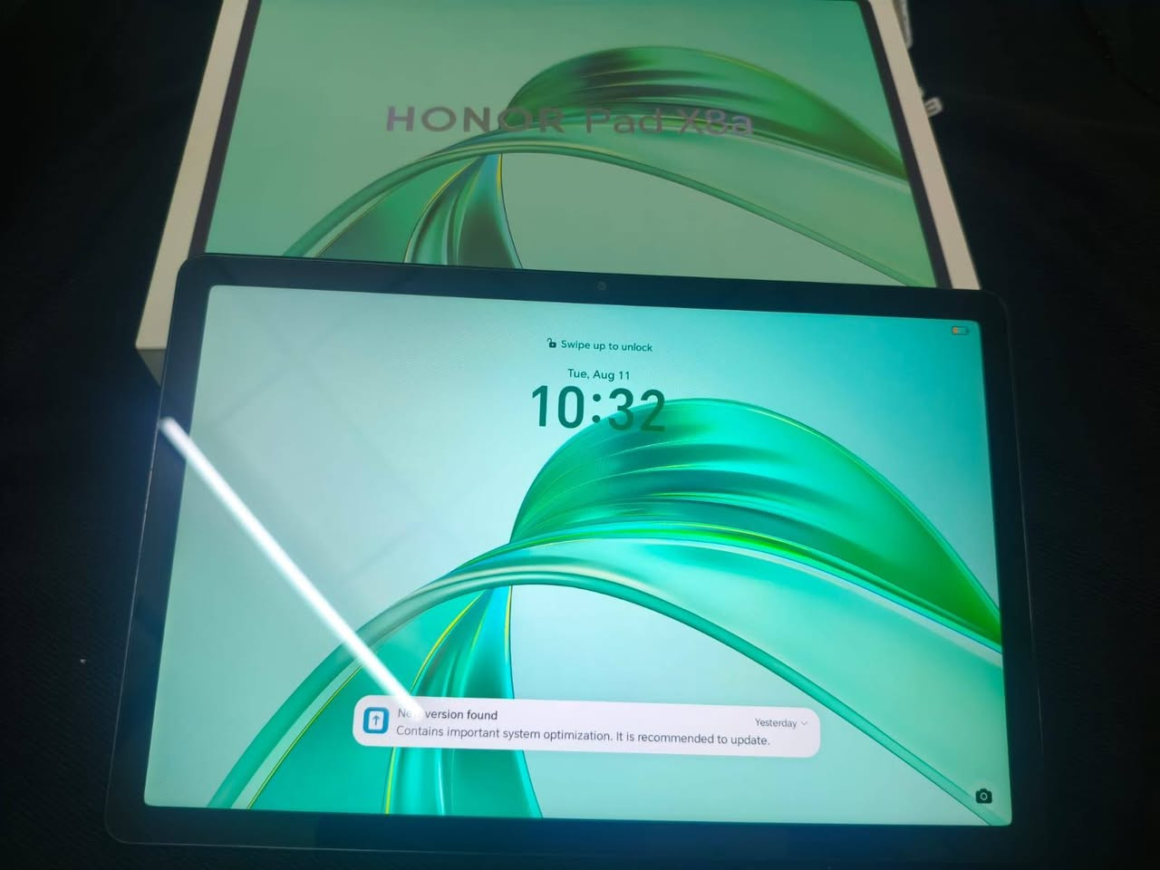 للبيع HONOR Pad X8a 🔥
💰 السعر: 225,000 دينار فقط
📱 الموديل: HONOR Pad X8a
📦 الذاكرة: 128GB
🧠 RAM: 4GB + 4GB HONOR RAM Turbo
⚡ المعالج: Snapdragon 680 4G – بتقنية 6nm
🖥️ الشاشة: 11 إنچ
🔄 تحديث الشاشة: 90Hz
📐 الدقة: 1920 × 1200
🔊 الصوت: 4 سماعات ستيريو
📸 الكاميرا الخلفية: 5MP
🤳 الكاميرا الأمامية: 5MP
🔋 البطارية: 8300mAh
⚡ الشحن: Type-C بقوة 10W
🤖 النظام: Android 14
🎨 الواجهة: MagicOS 8.0
📶 الاتصال: Wi-Fi + Bluetooth 5.1
💾 النوع: Wi-Fi فقط
⚖️ الوزن: حوالي 495 غرام
📏 السماكة: 7.25mm
🎨 اللون: Space Gray
🔢 الموديل: NDL-W09
✨ شاشة كبيرة وسلسة 90Hz، بطارية قوية، أربع سماعات، ومناسب للدراسة، اليوتيوب، الأفلام، التصفح والألعاب الخفيفة.
📍 العنوان: أربيل
🚚 التوصيل متوفر داخل أربيل وخارج أربيل
💰 السعر: 225 ألف دينار عراقي 
رقم الهاتف ***********

