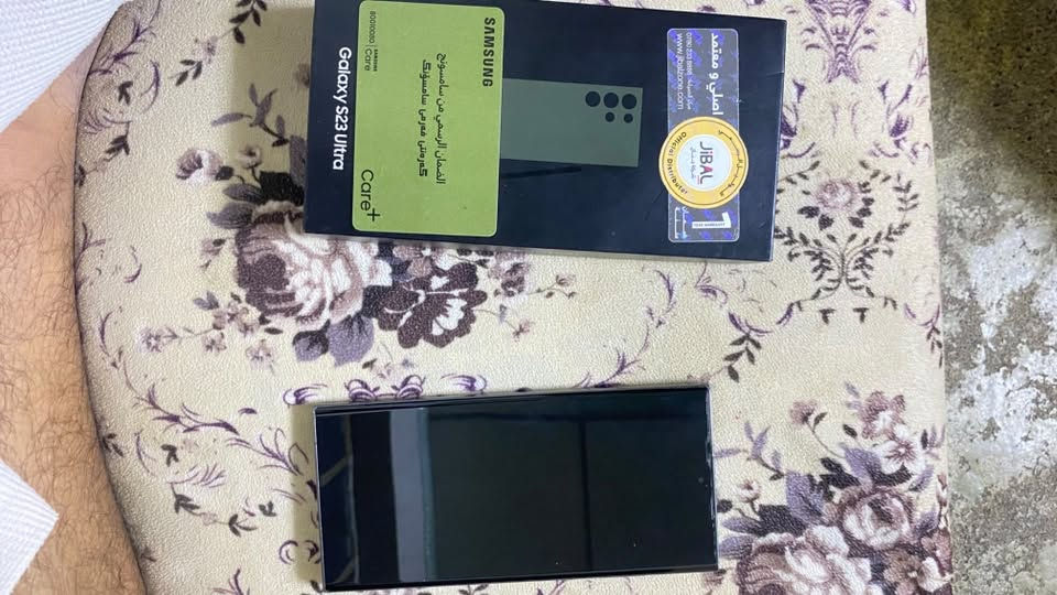 GALAXY S23  ULtra
ذاكره 256/
جهاز نضيف 
بي بس الكامره الخلفيه واكعه الجامعه ويتخلاله ب١٥ جامه +كارتون ضمان الجبال بي 
والجهاز والله ما بي اي عطل سبب البيع محتاج فلوسه مكاني موصل ايسر رايده ب٧٠٠ قفل 
رقمي ***********

نص مكتوب في الصور:
- حول الهاتف Galaxy S23 Ultra إعادة تسمية اسم المنتج Galaxy S23 Ultra اسم الطراز SM-S918B/DS الرقم التسلسلي R5CWB2HMNRA SIM 2 رقم الهاتف +9647517718597 الشبكة KOREK IMEI 1 351247574237253 SIM 3 رقم الهاتف غير معروف الشبكة zain IQ IMEI ٢ 352850374237255 معلومات الحالة