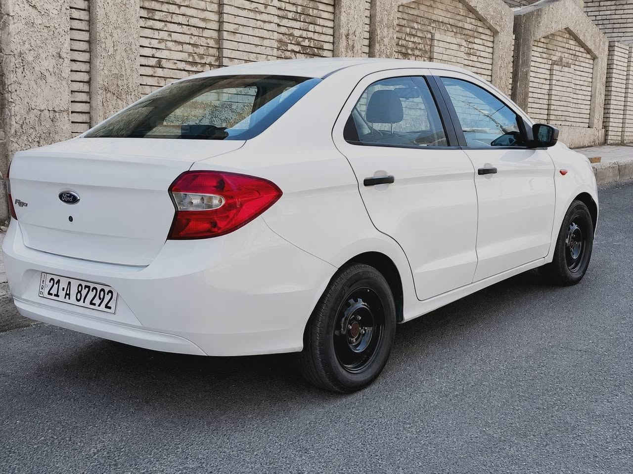 فیگۆ 2018
گێر و مەکیەن بە شەرت نەکراوەتەوە
چرکەی تیا نیە
لر تەپەی گێریش مەپرسە  چونکە هەرنیەتی  نایبێت چوونکە جیلی دوەمی 2018 یە شاشەگەورە
6 نمرە گێر بۆ پێشەوە
ئۆتۆمتیک و عادی 
لە پاکی سەیارکە مەپرسە مالی دۆست و فەقیرە
شاشە گەورە
بلوتوز و تەلەفۆن
ناو سپی
 بۆیاخ  دوو پەلە و ربع دۆسە
سەنەوی  تازە بەسەر چووە
نرخی : 75 کەمێک معامەلە
*********** السليمانية, العراق
