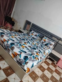 للببع نضيفه استخدام شهرين فقط سعر 500 وبيها مجال للستفسار07889375550