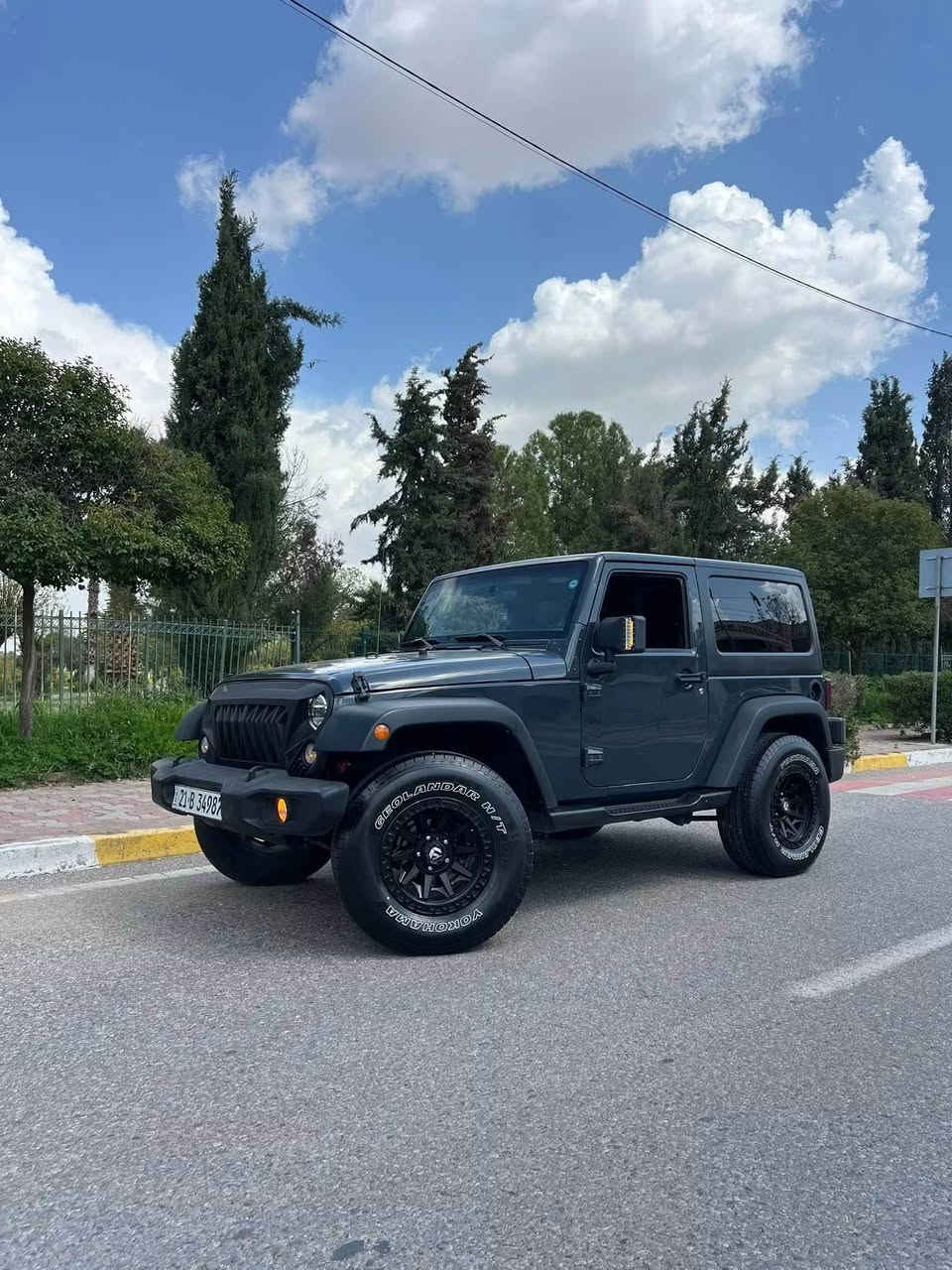 Jeep Wrangler 2017 Sport 

جام كهربائي 

شاشة قلاب 

لايت ليد 

ضرر سيارة جاملغ شبر بنيد صبغ 

بدون دواخل 

كير محرك اكسل بشرط 

سنوية جديد 

تحويل وكالة بشرط 

ماشي 94 الف 

مكان اربيل 

سعر 158 ورقة مجال 

رقم الهاتف ***********

واتساب موجود أربيل, العراق
