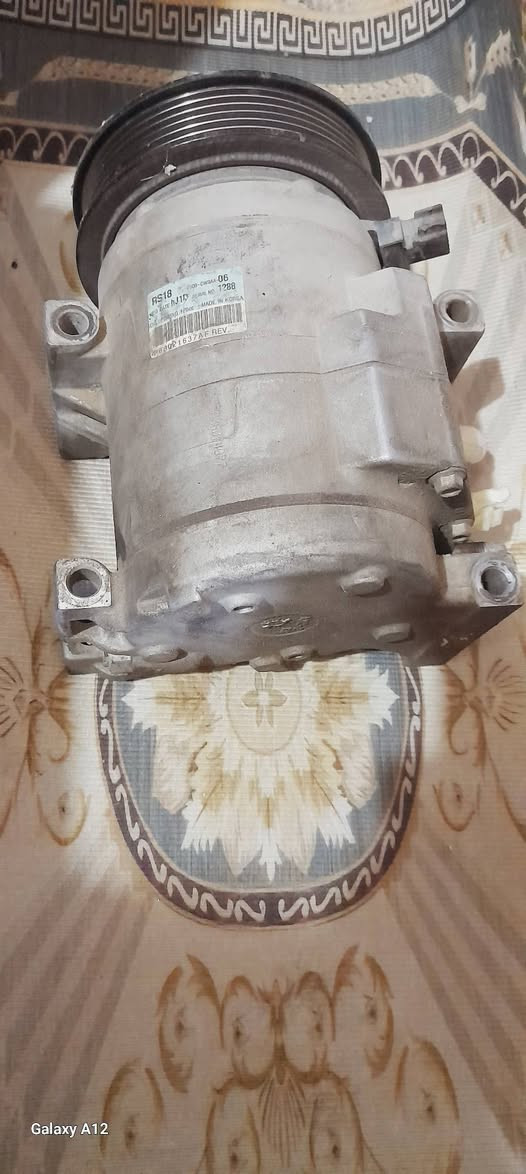 رنك حجم 18 مع تاير جديد 2 سبير ياباني جديد ما ماشي 3 كنبريسر مال محرك 3600 جديد السعر اتصل العنوان البصرة خور الزبير  الرقم ***********
