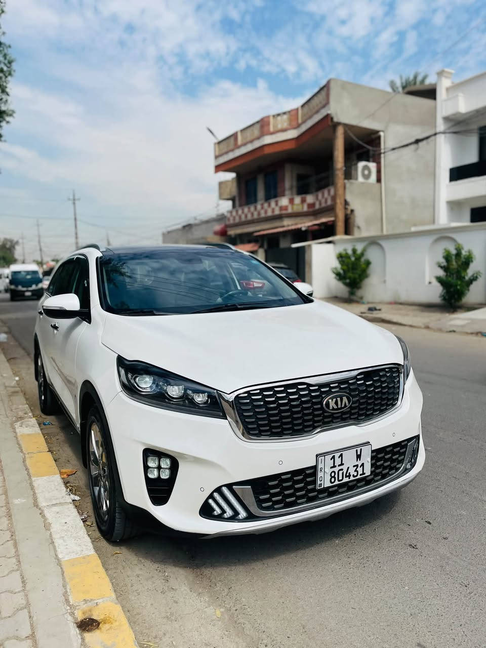 السلام عليكم 
سورنتو 2019
🔷خليجي رقم بغداد بأسمي 
🔷مكفولة كفالة عاامة 
🔷ماشية 65الف حقيقي 
🔷محرك وكير عل شركة 
🔷فول موصفات واحد عل واحد 
🔷فورويل +6سلندر +7راكب
🔷بنوراما +بصمة فول للخير 
🔷السيارة جديدة مال جناي 
💰السعر:235وبي مجال لشراي ويرهم مراوس حسب القناعة 
📍بغداد 
☎️:***********
