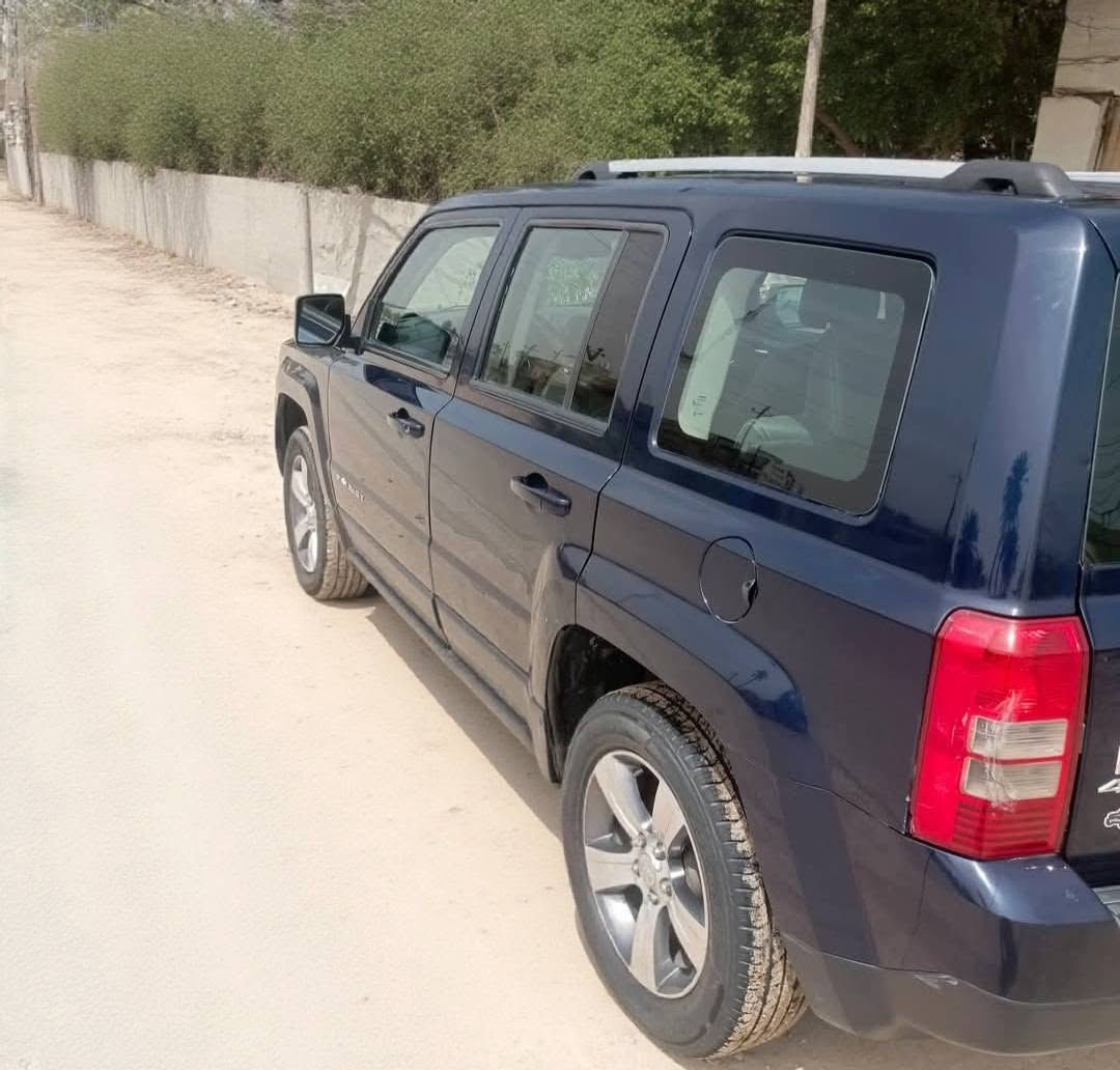باتريوت 2017 رقم نجف دولي موجودة بالنجف بأسمي
للبيع فقط ماشية ٨٣ 
مكينة 2400 
فول مواصفات 
فتحة 
تشغيل عن بعد
كشنات جلد
كشن السائق كهرباء
فور ويل 
تدفئة كشنات 
تحكم ستيرن  مانع انزلاق
أرضية مغلفة جلد
شاشة أندرويد
كامرة أصل
الحادث جاملغ امامي اليمين وجزء من البنيد
السعر 85 وبيهة مجال بسيط  للأستفسار ***********
