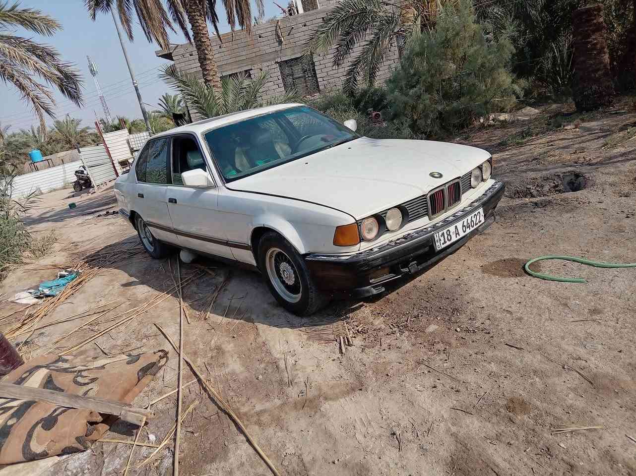 السلام عليكم سياره بيم لبيع او مراوس 40مكاني بصره ***********
