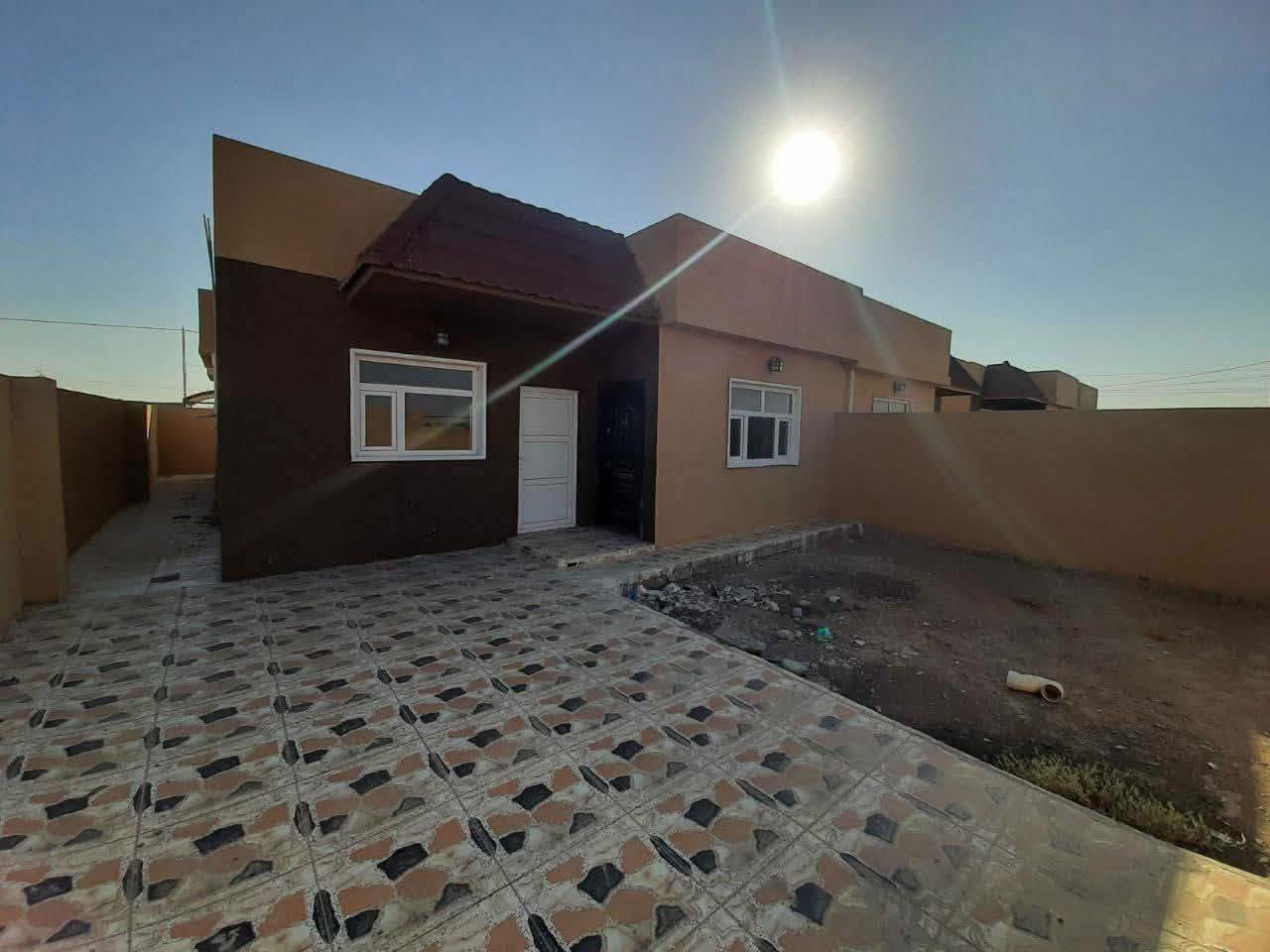 دار للبيع  تكريت - مجمع دريم ستي السكني    يرهم مراوس   او بيع نقدا 
مساحة الدار   ٢٠٠ متر 
طابق واحد 
مكون من غرفتين نوم 
صالة استقبال 
مطبخ 
حديقة 
كراج 
الدار مسدد كامل المبلغ الى الشركة 
السعر   /  ٩٠ مليون وبي مجال  

الاتصال على الرقم التالي 
***********
