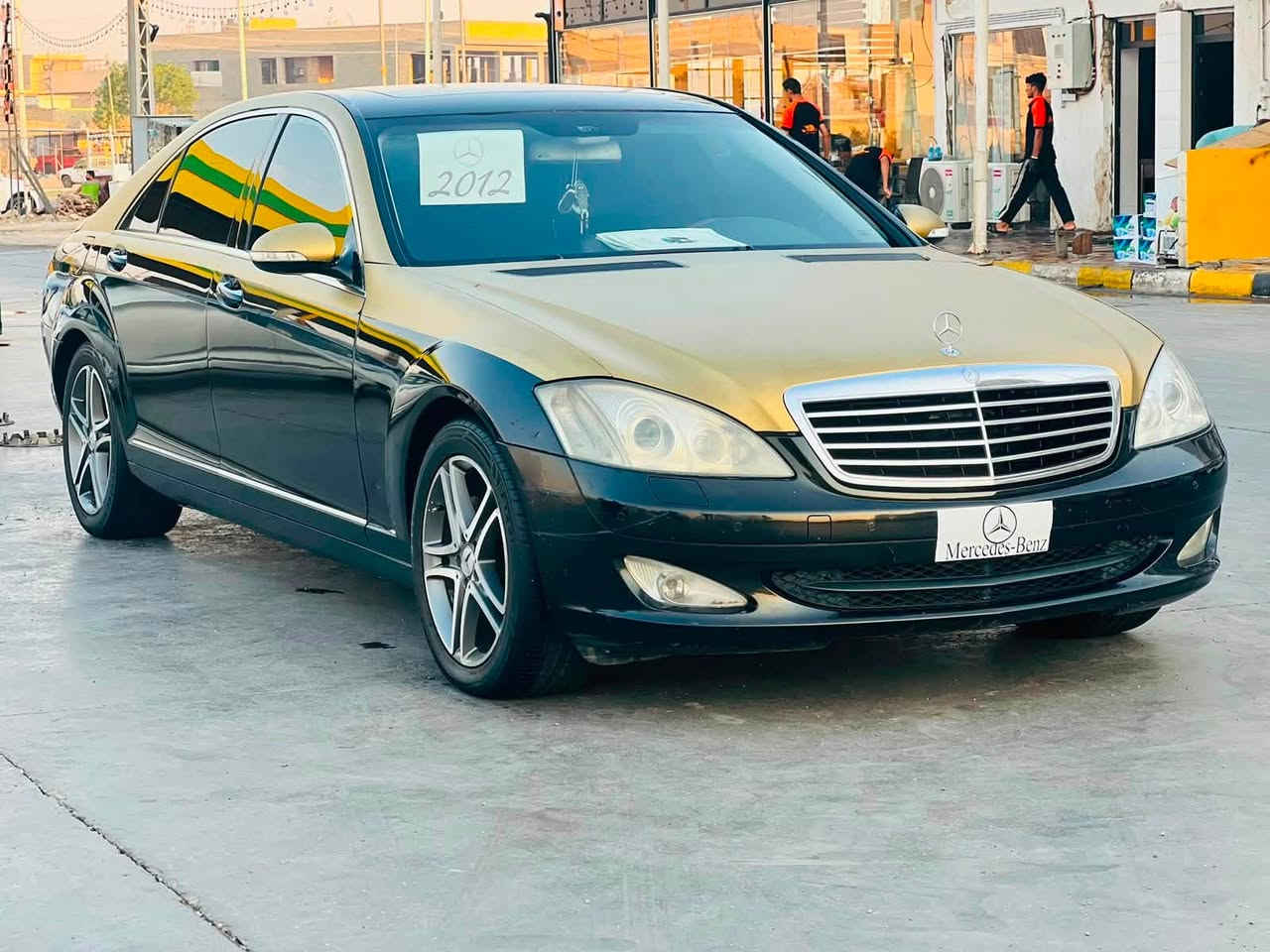 السلام عليكم
مارسدس  S500
بدون كص 
2012
السيارة ما بيهة نقص برغي 
تخم تاير 
صدر  
چوبلس 
بوب شفط
 جنطة شفط
مكينة 6سلندر
متومة طبق الاصل 
السعر. 65 وبيهة مجال بسيط
علماً السيارة بيهة تغليف (الذهبي) 
الاستفسار الاتصال على الرقم 
***********
***********
