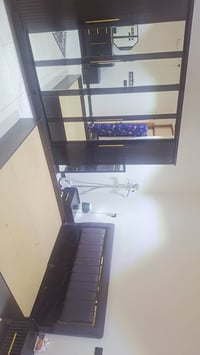 غرفه تركيه ٩ قطع لون اسود نضافه ٩٠% نصبه اولى العنوان السريدات ٠٧٧٢٧٨١...