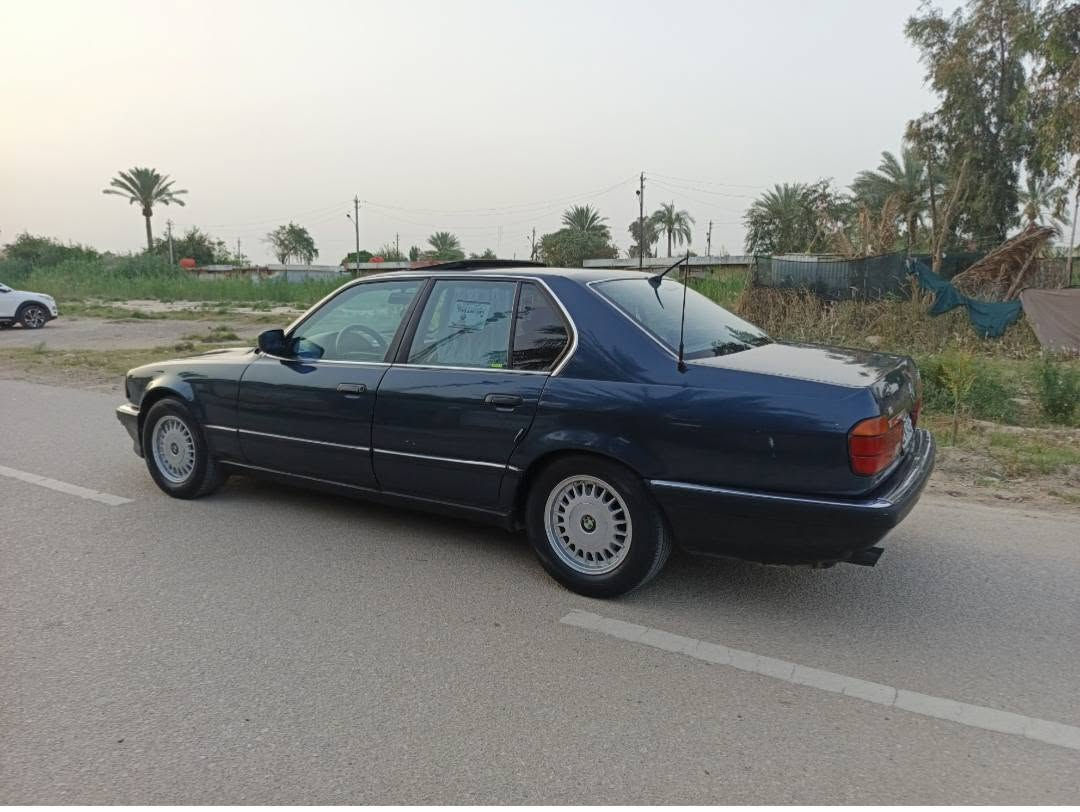 سياره BMW
حجم 735
مكينه وگير خير من الله 
سياره حلوه ونضيفه 
تبريد شغال ثلج 
كهربائتها كلها شغاله 
سياره صدرها 75/%
تخم تايرات جدد 
سعر 50$وبيها مجال
العنوان بابل مشروع المسيب 
علمًا ان سياره تحويل ثاني يوم
رقم الهاتف ***********
