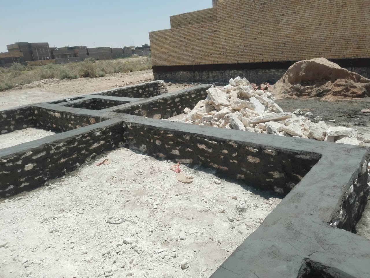 شغل حسب الطلب اخوكم ابو عباس البناء ال مري مكطوعة او يوميه او كرسته وعمل تسقيط خرائط وتكحيل جهتين الاتصال على الرقم {***********}
