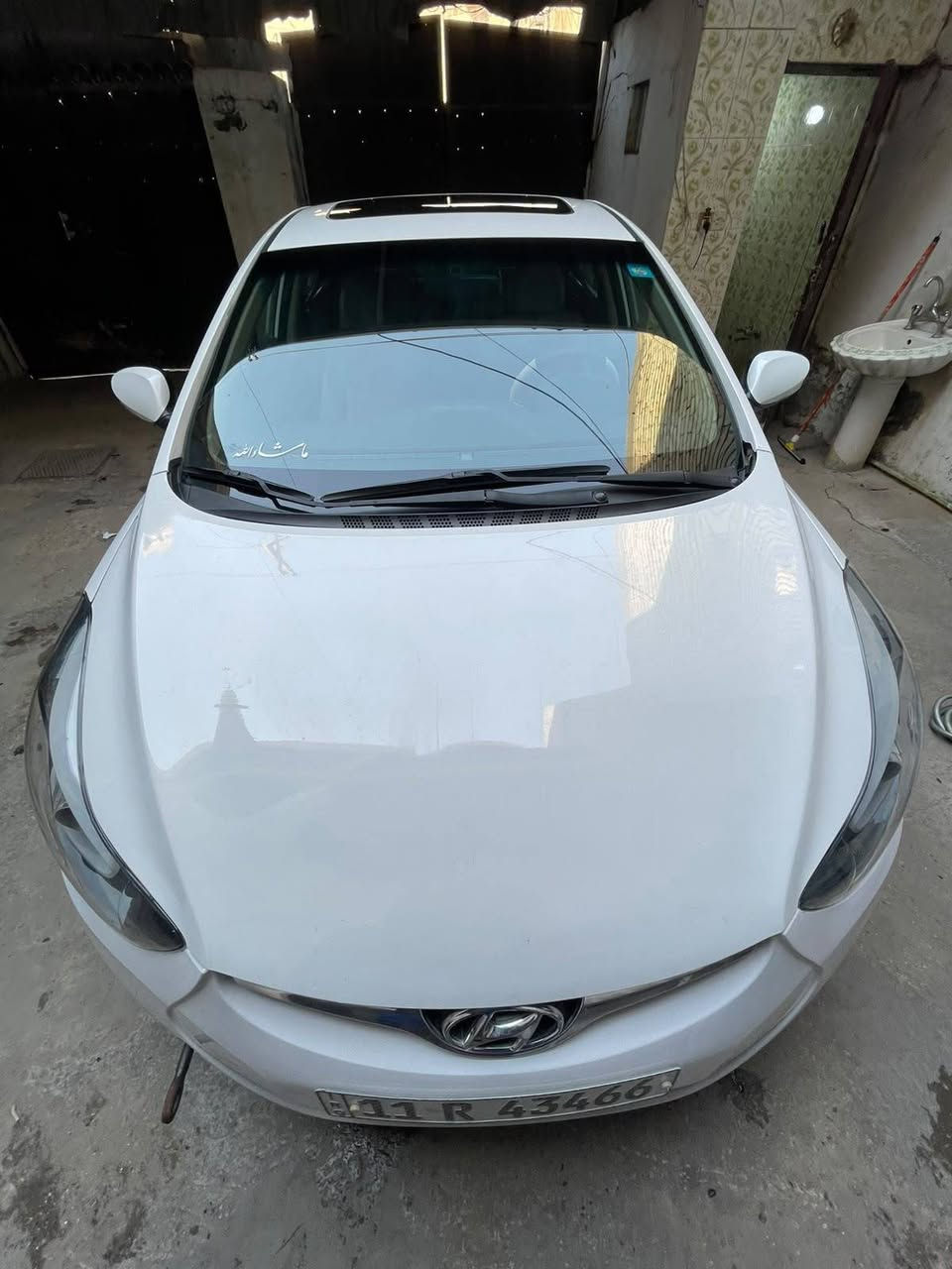 السلام عليكم ELANTRA 
2015 خليجي فول 1/1
محرك 2000 دوش مكفول بدون فتح  
ماشية 104 الف km 
 مي أخضر منضومة تبريد كلة جديد حت الفريز  جديد  تجي تلكا مو جديد  متاخذ السيارة  سفاري كاعية جدد  وياها كاعيات الشركة كاربت  وكتلوك الشركة 
رقمي : ***********
مكاني : بغداد حي اور 
السعر :116  وبيها مجال 
1_ ملاحضة : السيارة باسمي شخصيا رقم انكليزي مصفر غرامات 
مكفولة من ضربة وتبديل وصبغ  
بارد بسيط فقط 
2_ ملاحضة : منضومة زنون ضمان سنة
