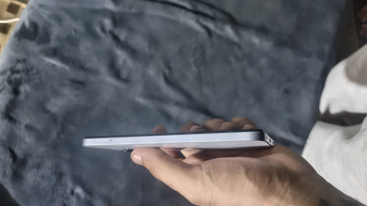 السلام عليكم انفنكس هوت 30i جهاز نضيف كلش ذاكره 128 خطين اتصال العشوايه 16 سعره 110 وبي مجال بسيط مكاني بغداد مدينه الصدر رقمي ‏‪***********‬‏
