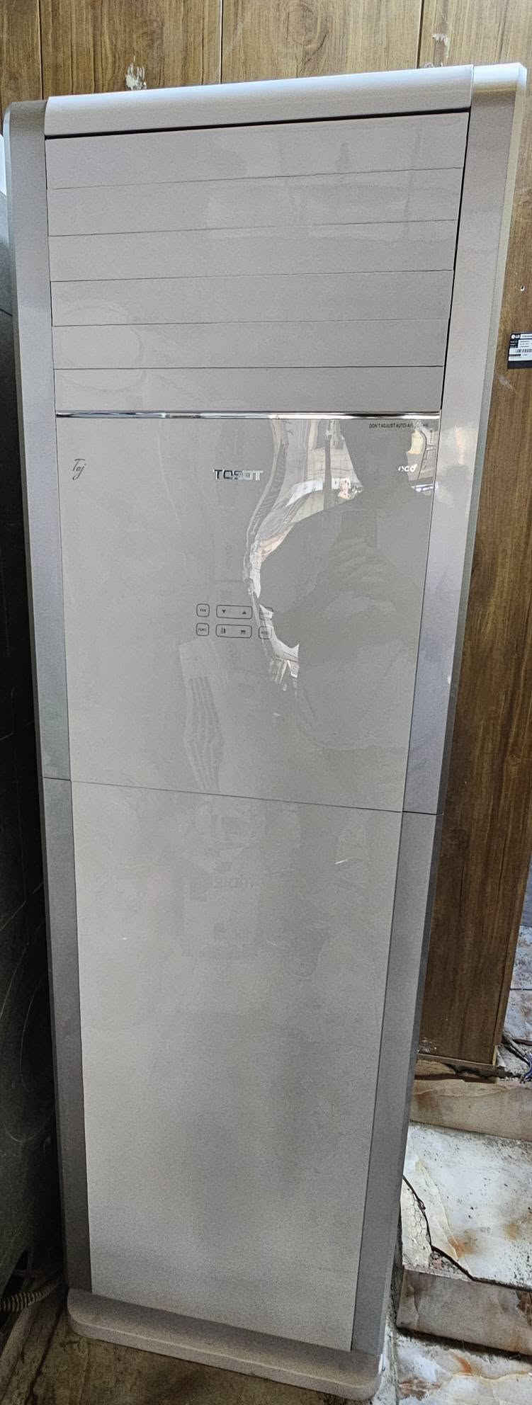 سلام عليكم سبلت توسوت ٣ طن ايكو اقتصادي موديل ٢٤ فقط بارد اخو الجديد سعر مليون وبي شي بسيط العنوان بغداد جديده رقم الهاتف ***********
