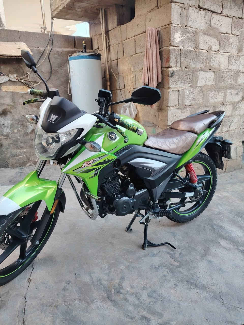 بسم الله الرحمن الرحيم
للبيع هاوجي موديل 20 نضافه خير من الله مسجل لوحات انكليزي بأسمي تحويل ثاني يوم السعر 15$ وبي مجال للاستفسار الاتصال على الرقم ***********
