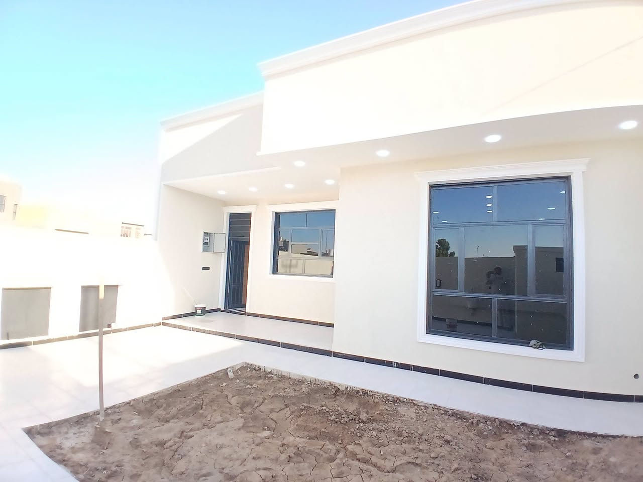 دار 🏠 لبيع طابو زراعي سند 25 كوت حي الحكيم شارع علاء غريب قرب الكورنيش بناء طابوق  مساحه 280  يتكون من غرفتين نوم سويت مطبخ استقبال هول صحيت داخليه وخارجيه السعر المطلوب98 مليون وبي مجال للشراي الاستفسار مراجعه مكتب دلالية حسن البيضاني*********** نستقبل كافة العروض في حي لحكيم
