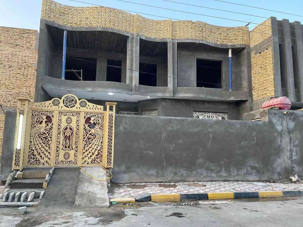 بيت • للبيع • جنب مدرسة صينية