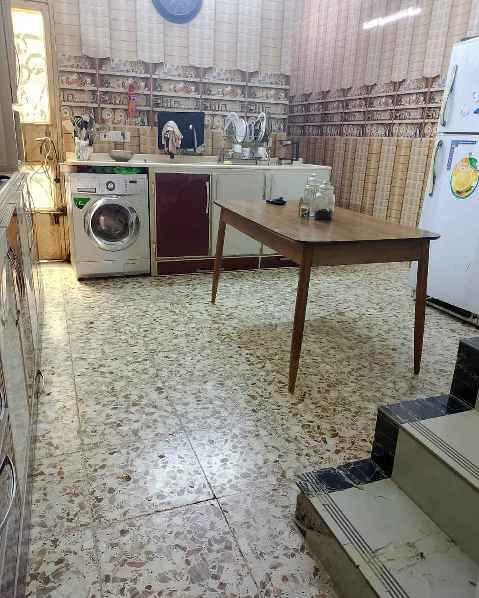 📢 رقم الإعلان: 1023

🏡 ════ ✨ بسم الله الرحمن الرحيم ✨ ════ 🏡

🔥 فرصة مميزة للبيع في بغداد / الراشدية!

🏠 بيت طابقين – مساحة 92 متر

📍 الموقع: الراشدية / منطقة البدعة

✨ تفاصيل البيت: 🔹 الطابق الأرضي: طرمة + صالة + مطبخ + صحيات + غرفة نوم
🔹 الطابق الثاني: غرفتان نوم
🔹 غرفة مكتملة، والغرفة الثانية يراد لها سقف
🔹 المطبخ والحمامات سيراميك

🎥 باقي التفاصيل موضحة في الصور 👆

📞 للاستفسار: *********** ***********

🏡 أبو أيمن للعقار

#أبو_أيمن_للعقار #عقارات_بغداد #الراشديه #بيوت_للبيع #بيت_للبيع #عقارات_العراق #البدعة
