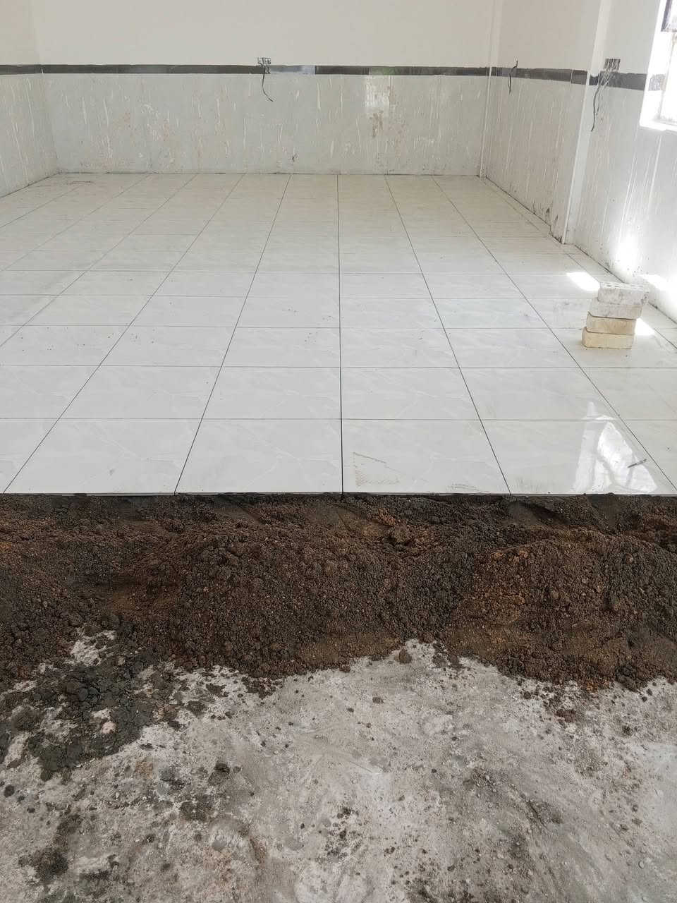 خلفه سيراميك • متفرغه