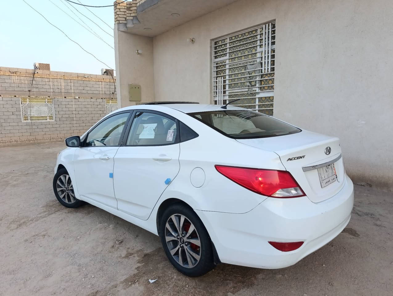 اكسنت 2016 رقم بصره حره تحويل ثاني يوم وارد خليجي مكفولة من الضربه والتبديل والصبغ فول مواصفات 1/1 فتحه سقف كهربائيه شاشه كامره ويلكب كروم عدد 5 تحكم استيرن اشاير بل مرايه حساسات أمامية وخلفية وباقي المواصفات المعروفه السياره جاهزه وجديده محرك 1600 مكينه كير حداديه تبريد مكفولات السعر 93 وبيها مجال للشراي للاستفسار الاتصال على الرقم *********** مكاني ناصريه
