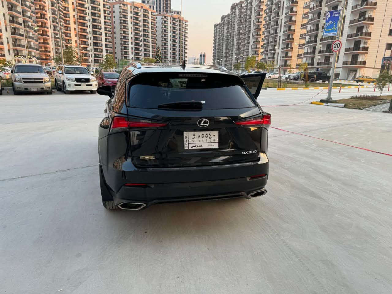سيارة وارد أمريكي لكزس nx300 موديل 2018 فول مواصفات بانوراما 4 سلندر فتحة سقف بانوراما 
كاميرات  
رادار 
ماشية 110 الف محرك 2 تيربو 
رقم بغداد 
سياره نظيفه 
السعر 180$ 
للتواصل 
***********
