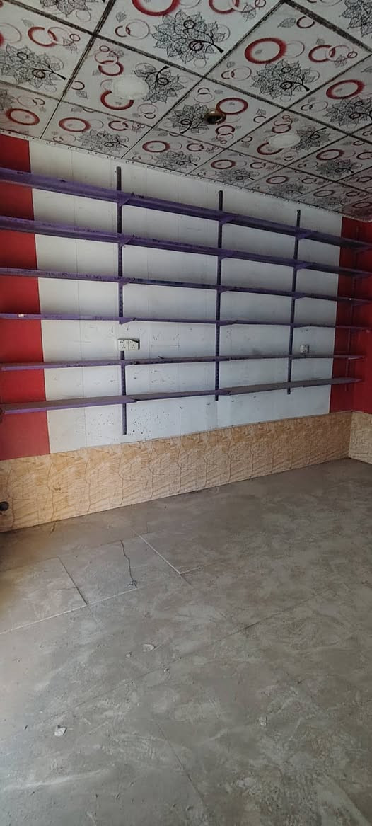 محل للايجار ركن على الشارع العام بحي الشهداء قريب على اللوفة
كامل من كلشي سقيفة جامخانة سقوف ثانوية وجدارية كهربائيات رفوف
مساحة 3.5×3.5
ايجارة 150الف
***********
