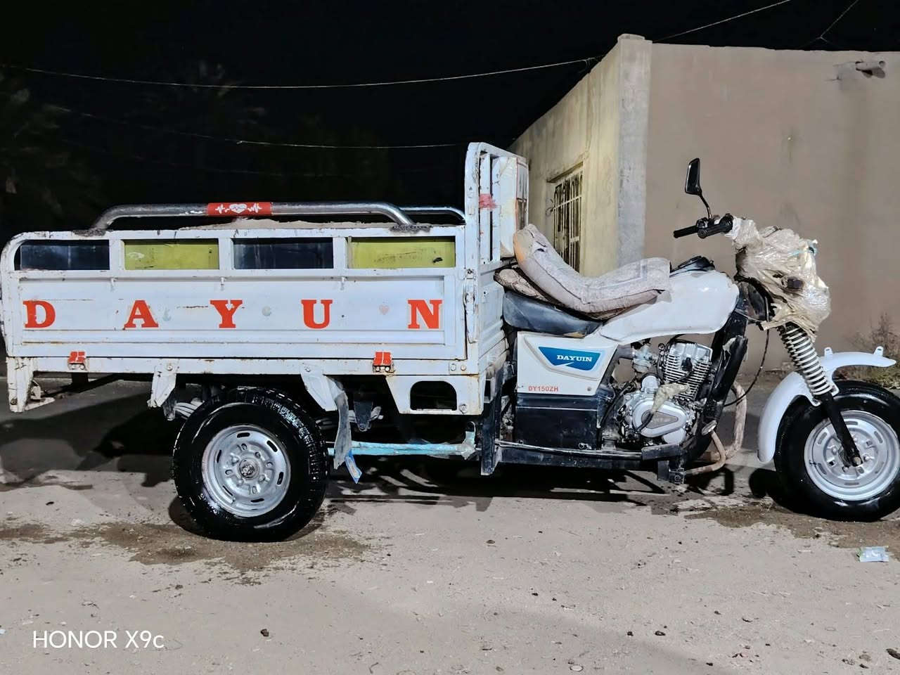السلام عليكم ورحمة الله

ستوته مديل 14
جديده كلش مكفوله من كلشي اوراق بسمي 
غراضها كله 26 محرك توني شاده مامفتوح
تواير 3توني شادهن جدد بلكارتون
كير اكسن توني بدلهن
كهربائيات شغاله  الستوته نكره وخير من الله  مكان بين الشطره والغراف ما متواجده على الفيس هذا رقمي@ محمد محمد عذافه الخفاجي  ***********@

