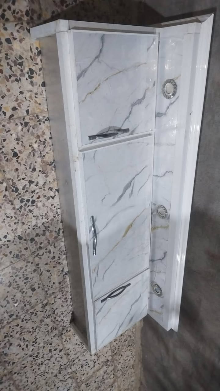 ...كاونتر مرمر نكسرت بلنقل وفطر كلش كلش بسبط بطارفم رمره السنك لونه الاساسي. اخضر بلكامل اريده عل. وضعه ٢٤٠ الكاونتر كلش. نضيف
المكان ابو. غريب موجود توصيل بكروه 
***********
...كاونتر مرمر نكسرت بلنقل وفطر كلش كلش بسبط بطارفم رمره السنك لونه الاساسي. اخضر بلكامل اريده عل. وضعه ٢٤٠ الكاونتر كلش. نضيف
