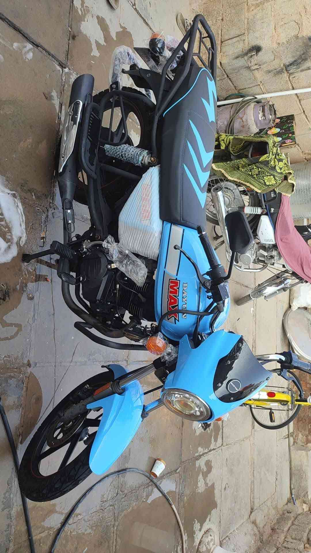 سلام عليكم دراجه لبيع مديل22طالع ب23رقم وسنويه سعر واحد و700وبيه مجال ما متواجد ع فيس اتصل ع رقم***********
