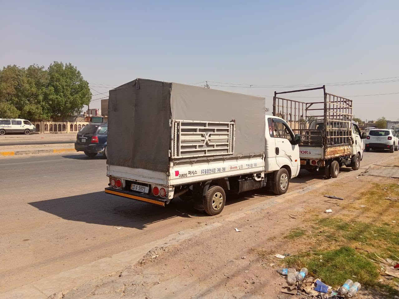 *كيه بنكو 2007 للبيع* 🚛
### *تفاصيل السيارة حسب المنشور:*

*النوع*: كيا بنكو 2007  
*الحالة*: 
- كفالة من الضربة والصبغ
- تخم تاير جديد 
- صدر جديد 
- كهربائيات كلها شغالة ومكفولة
- مكينة والاطشة يرادله تجفيت

*الاوراق*: 
- سيارة بسمنة تحويل ثاني يوم
- المكان: بكانة جميلة قرب مستشفى ابن البلدي

*السعر*: `85 ورقة` وبيها مجال  
*رقم الاتصال*: `***********6`  
*ملاحظة صاحب المنشور*: "مكلف بل نشر" و "سيارة احلى
