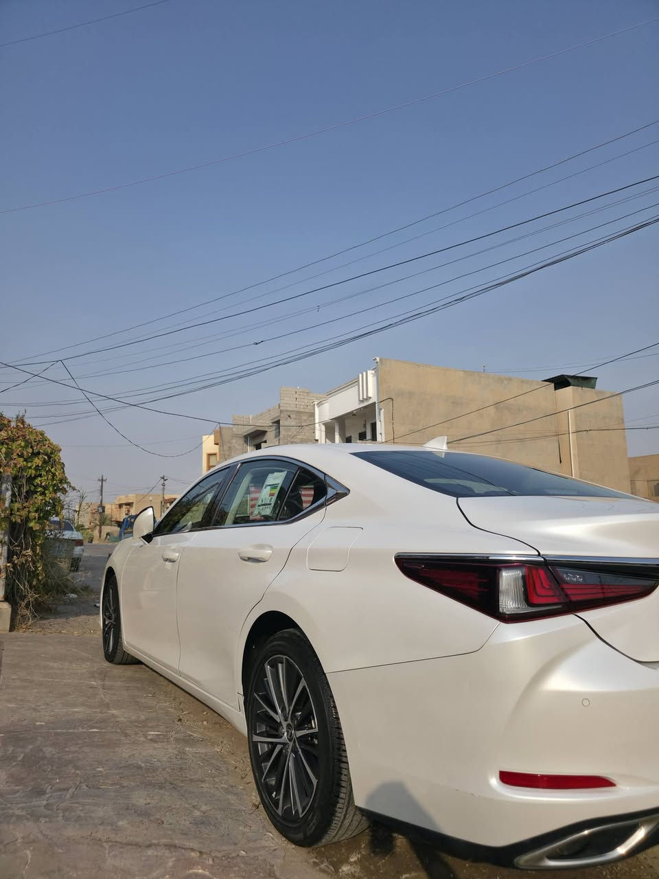 🚘 لكزس ES350 موديل 2023 للبيع
📅 الموديل: 2023
🛣️ الممشى: 31,000 كم
🔧 الحالة: بيها قطعتين بنيد وجاملغ

السيارة نظيفة ومستخدمة استخدام شخصي، والفحص للجادين.

📞 للتواصل: [ ***********]
