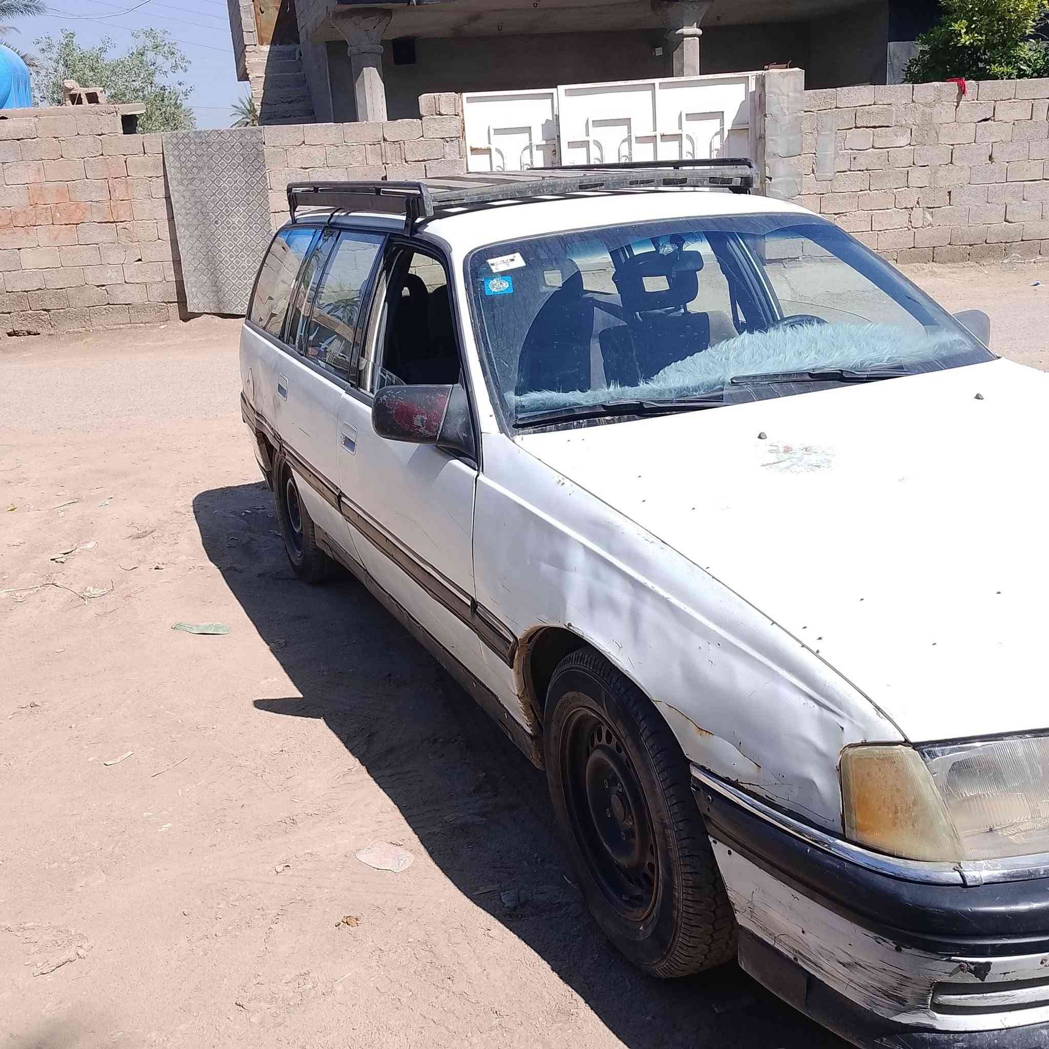 السلام عليكم من رخصت لادمن للبيع أوبل اوميكه ستيشن موديل 1993محرك كيرخيرمن الله السعر 27وبيهامجال مكان المدائن سلمان باك الاستفسار على الاتصال على الرقم التالي *********** أو مراوس ب بريجو موديل 1999
