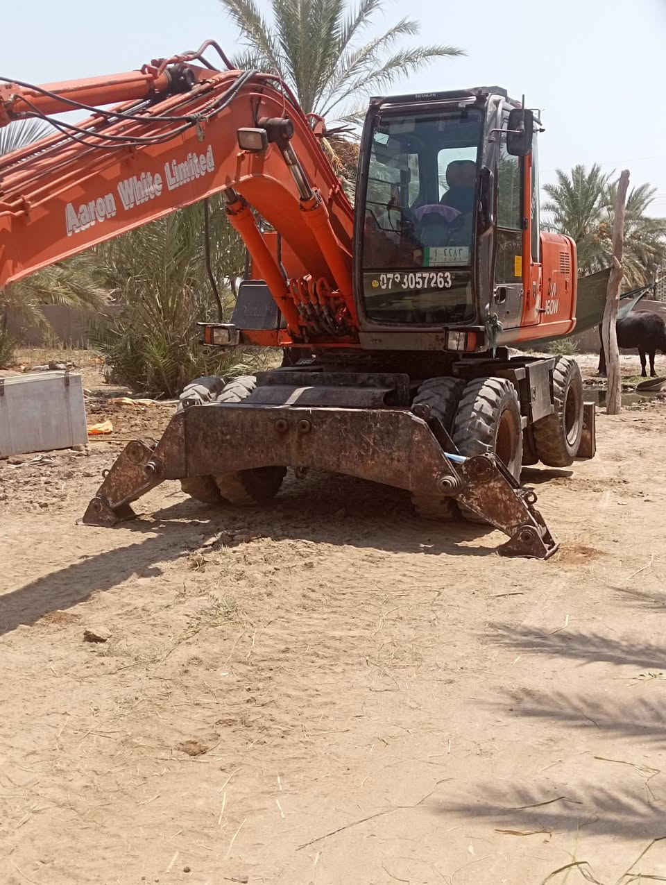 حفاره تاير للبيع 160 مكفولة كير ومكينه ومضخه وشاصي  رقم بابل بسم راعيه مداور مباشر ***********

نص مكتوب في الصور:
- 0783057631
