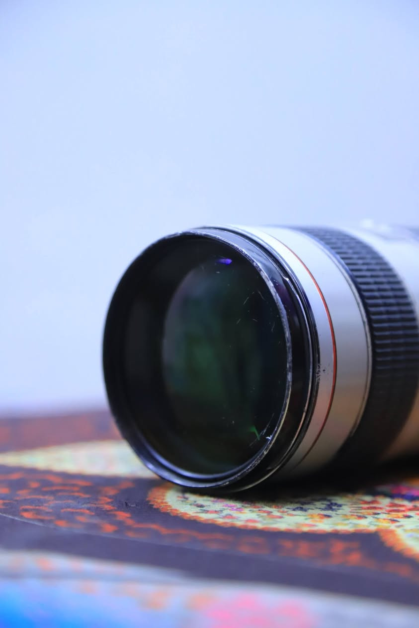 عدسة كانون 70_200  F2.8 تك استبلايزر
مكاني كربلاء ***********
