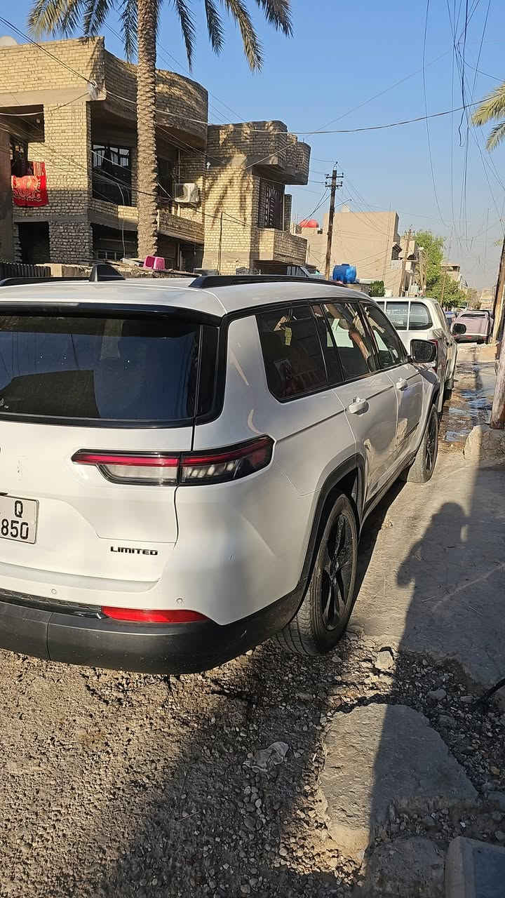 جيب لاريدو لمتد فول مواصفات موديل 24 بيع مستعجل(26000&) يعني شدتين وستين وبيه مجال لشراي سياره جاهزه وحلوه سياره عئليه  صور الحادث وصوره واليحب والشرلي يتصل ويدلل(***********) بي واتساب

نص مكتوب في الصور:
- BIDCARS