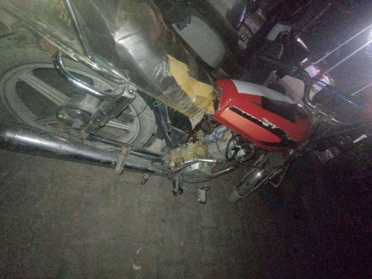 سلام عليكم سيفان موديل 20 مكينه ناعمه تايرات جدد يرادلها ترتيب 325 وبيها مجال بعقوبة حي المعلمين ***********
