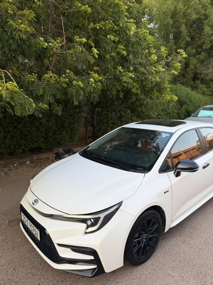 2025 corolla hybrid
٢٠٢٥ كورولا هايبرد 
رقم بغداد 
شكل ال S الامريكي بلاك ادشن 
السيارة كلها سوادات 
ماشية 20 الف 
كفالة من الصبغ والشخط والرصعات 
فقط pdr بحافة الجاملغ الخلفي وممبين 
فول مواصفات 
فتحة سقف سلايد 
داخل جلد احمر 
كرسي كهرباء 
شاشة ابل كار بلي واندرويد اوتو 
كامرة خلفية 
اوتو هولد
سايد بريك الكتروني 
تبريد قطعيتن 
ويل كب اسود بلادي 

السعر 164$ ورقة وبيها مجال بسيط 
مكان السيارة بغداد البنوك او حي سومر شارع المدارس 
***********
