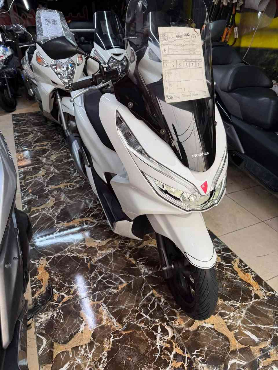PCX • موديل 19 • ماشيه 18