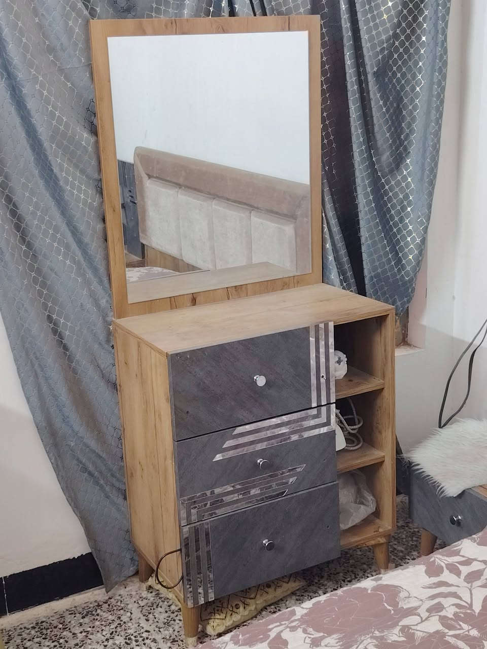 غرفه تركيه  اخت جديده   مابيه اي ضرر  مابيهه فقط خشبه الي جوه فراش تصير  
5 قطع مع دوشك
سعرهه 350 قفلههه
عنوان بغداد ابو غريب شهداء
*********** رقم واتساب فقط
