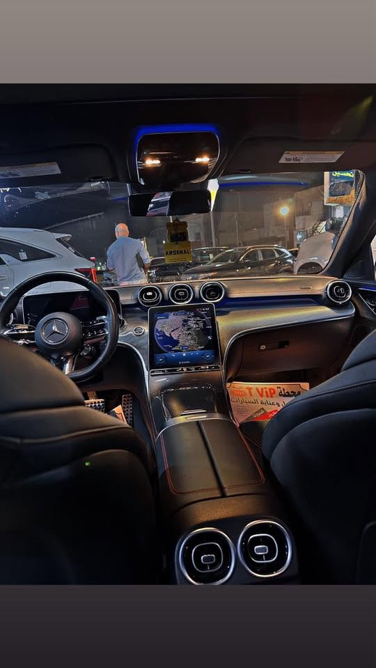 مارسيدس c43 فول AMG موديل 2024
محرك سعة 2.0 لتر (4 سلندر) مزود بشاحن توربيني مع نظام هجين خفيف 48 فولت (Mild Hybrid) بقوة 402 إلى 408 حصان وتسارع من 0 إلى 100 كم/ساعة 4.6 ثانية
المسافة المقطوعة : 9 الف قابل للزيادة
اللون الخارجي dark grey
اللون الداخلي أسود وحزام احمر
السيارة وارد أمريكا حادثها جاملغ خلفي جهة السايق
اعلى مواصفات بالC
فول AMG أصل ومختمة بكل مكان
(اكزوز) Performance Exhaust نظام العادم الرياضي
كاميرات 360 درجة
ستيرن G
Ambient Light إضاءة داخلية 64 لون
عداد رقمي
فتحة سقف بانورامية
الإضاءة الأمامية نظام بروجيكتور (Digital Light)
نظام الصوت (Burmester 3D)
تسخين كراسي
بروجكتر
نظام الواقع المعزز
مرايا جانبية تنحني أوتوماتيك
نظام النقطة العمياء
5 وضعيات قيادة
ECO, Comfort, SPORT, indivisual
تحكم كامل من المقود
نظام تنبيه قبل التصادم
مساعد ركن السيارة (Active Parking Assist)
دخول ذكي بدون مفتاح
بلوتوث للمكالمات والصوتيات (أبل كار بلاي بدون كابل)
نظام Eco لتقليل استهلاك الوقود
شاحن لاسلكي
وبعد بيها هواي مواصفات
السيارة بعدها على وضع الشركة رقمها بغداد ومكانها بغداد بأسمي
السعر 50,000$ (5 شدات) وبيها مجال
رقمي ***********
