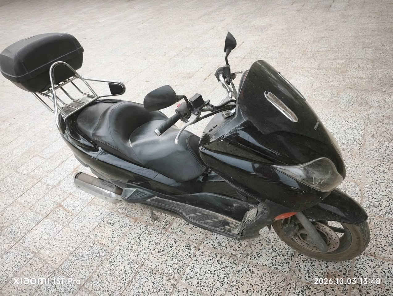 سلام عليكم

---

*للبيع هوندا فورزا HONDA FORZA 250cc موديل 2010*

*المواصفات:*
- اللون: اسود
- المحرك: 250cc انجكشن - محرك وكير شرط
- التبريد: راديتر ماء (المروحة تحتاج تبديل)
- البريك: دبل دسك ABS امامي وخلفي
- الجنطة: جنطة خلفية كبيرة مع حمالة ستيل
- الجامة: جامه امامية طويلة اصلية
- الكفرات: نظيفة
- الكهربائيات: كلها شغالة
-
*العيوب:*
1- ضربة خفيفة باللايت الامامي اليمين (فطر صغير) - اللايت شغال ما طافي
2- شخوط بسيطة بالجانب مثل ما موضح بالصور
3- مروحة الراديتر ماكو / عاطلة - تحتاج تبديل
*السعر: 10 ورقات قفل*

*المكان: بغداد*
*للاستفسار: [***********]*
يتوفر واتساب
*المو شراي لا يجي

نص مكتوب في الصور:
- Facebook Marketplace للبيع FOR SALE HONDA FORZ 2010 250cc Scooter السعر 10 ورقات الموقع: بغداد الحالة: ضربة لايت - مروحة تحتاج تبديل تواصل الآن - راسلنا موديل 2010 • هيكل نظيف • صندوق خلفي مرفق • جاهز للفحص سعر نهائي قابل للنقاش • بغداد
- Xiaomi 15T Pro
- 2026.10.03 13:48
- XIAOMI 15T PRO 2026.10.03 13:48