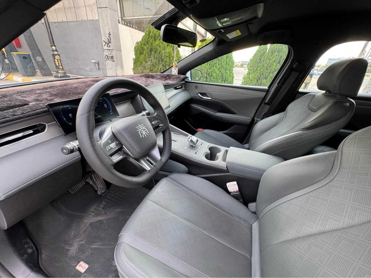 بي واي دي  BYD Qin plus 2025.

📌مواصفات.♦️ویل ره‌ش.♦️ناو زه‌یتونی

♦️کارەبایی و بەنزین و هایبريد.

♦️بصمة شاشةوكاميرا.

♦️تحديد سورعه.♦️پشت و پێش لید ڤۆلیۆم

♦️ کارت و وایەر شحنی لەگەڵە.

 ✈️ته‌نها11 هه‌زار رۆیشتوه‌.

📍هیجی نیه‌ زۆر خاوینه‌

 💵سعر:136$🔥

☎️مۆبایل *********** أربيل, العراق
