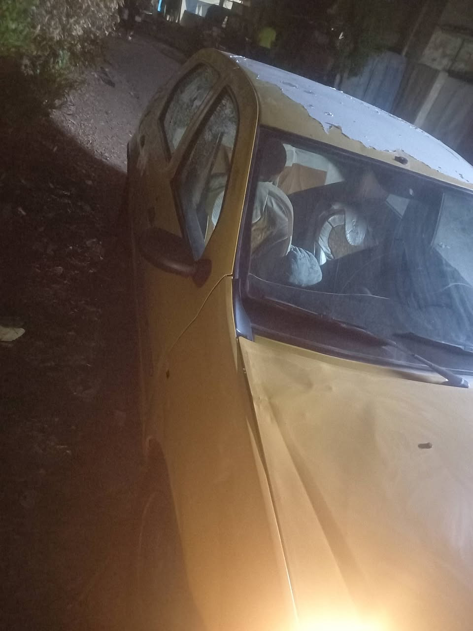 السلام عليكم
رينو موديل 9 محرك كير كورلا بيكاجو بس تحوير كلف 12ورقه

بيه طخطخات قليله منضومه تبريدكامله شتغل خذله فتره وكف ماسويته تبديل جاملغ الايسر سياره باسم اخوي

سنويه 28 تنتهي 

السعر35

***********

مكاني بغداد الدولعي

